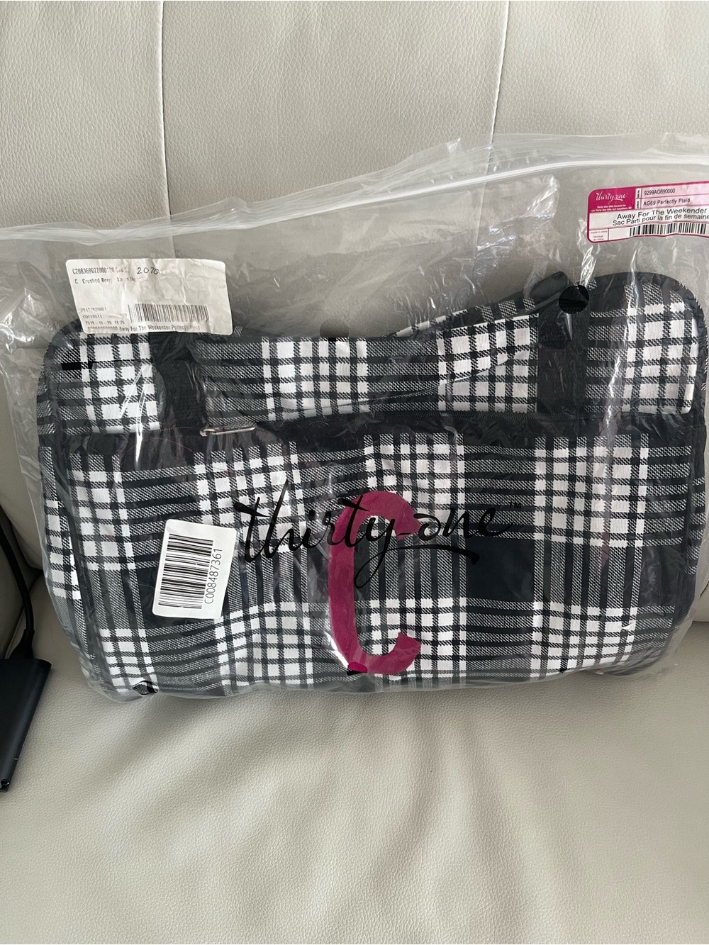 thirty-one Black & White Plaid away for the weekender with Pink Monogram